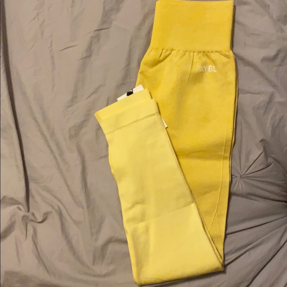 Aybl pulse ombré seamless leggings is yellow